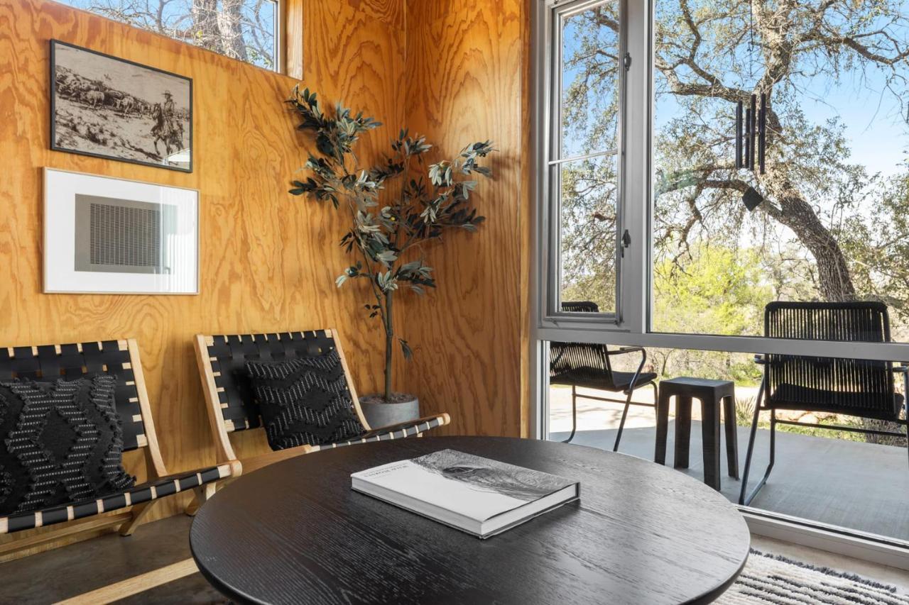 Lazo House - Riverfront With Overlooking Llano River Екстериор снимка