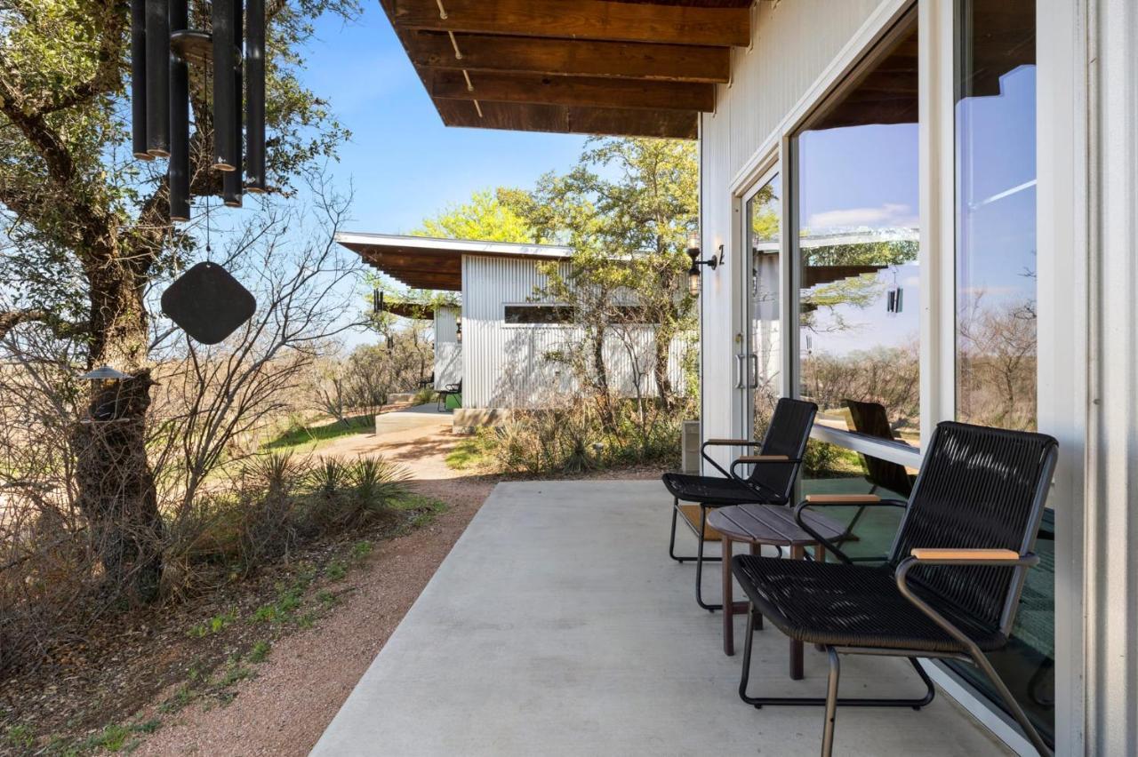 Lazo House - Riverfront With Overlooking Llano River Екстериор снимка