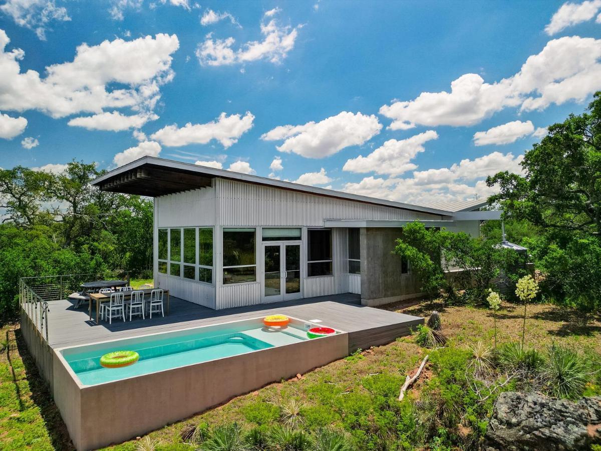 Lazo House - Riverfront With Overlooking Llano River Екстериор снимка