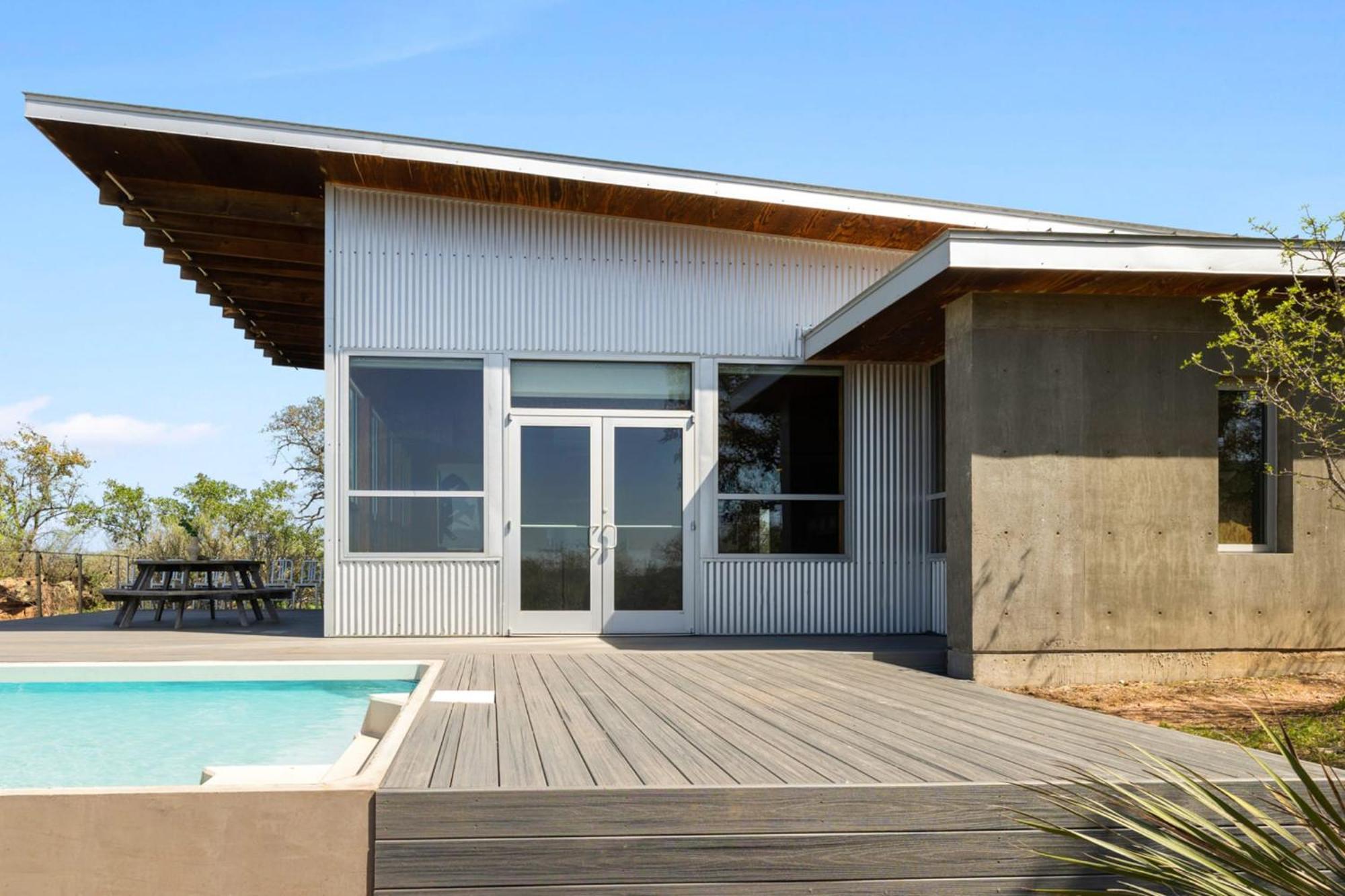 Lazo House - Riverfront With Overlooking Llano River Екстериор снимка
