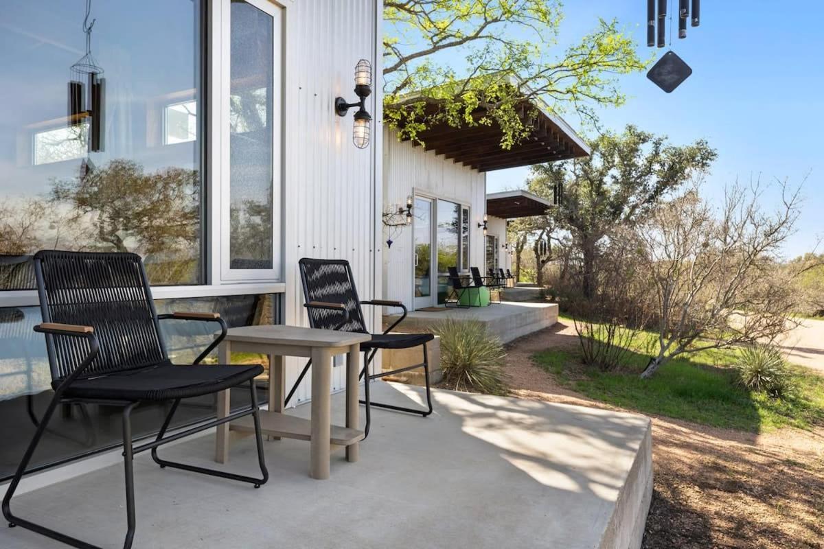 Lazo House - Riverfront With Overlooking Llano River Екстериор снимка