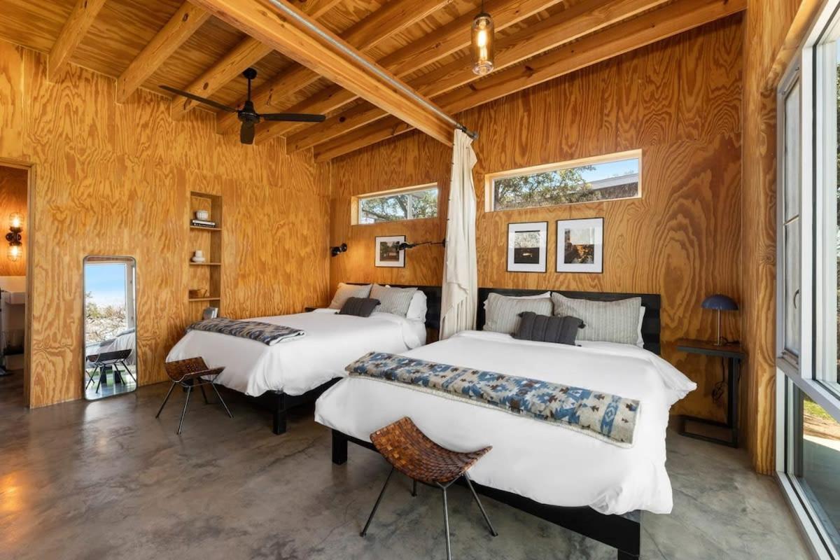 Lazo House - Riverfront With Overlooking Llano River Екстериор снимка