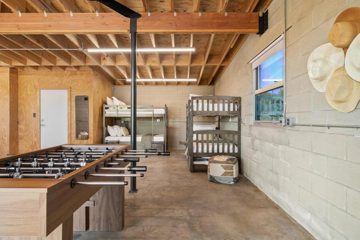 Lazo House - Riverfront With Overlooking Llano River Екстериор снимка